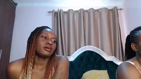 Snapshot of naughty_vixen_ chatting on 02.23.25 Naughty online show from 02.23.25