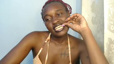 Snapshot of naughty_vixen_ chatting on 09.11.25 Naughty online show from 09.11.25