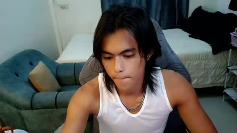 Snapshot of naughtyboylouie chatting on 07.16.26 Loue online show from 07.16.26