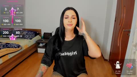 Snapshot of naughtycleo chatting on 12.13.24 cleo online show from 12.13.24