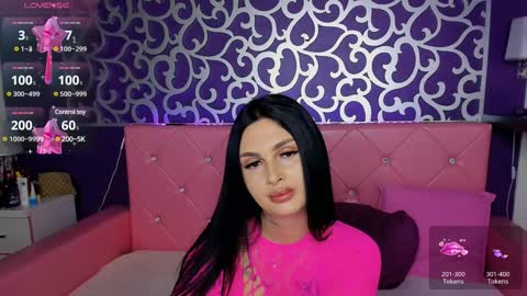 Snapshot of naughtycleo chatting on 01.11.25 cleo online show from 01.11.25