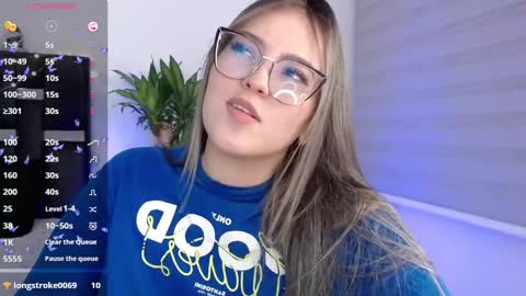 Snapshot of naughtycurvybbx chatting on 12.10.24 LANAindependent model online show from 12.10.24