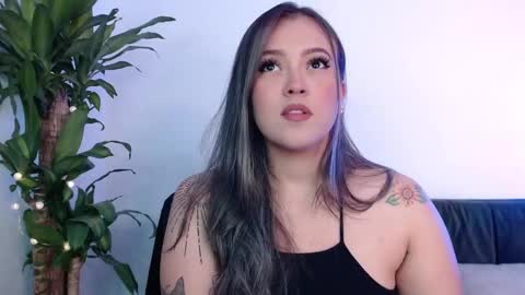 Snapshot of naughtycurvybbx chatting on 12.30.24 LANAindependent model online show from 12.30.24