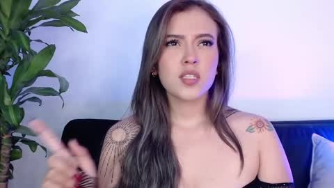 Snapshot of naughtycurvybbx chatting on 02.12.25 LANAindependent model online show from 02.12.25