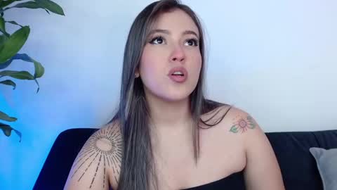 Snapshot of naughtycurvybbx chatting on 02.20.25 LANAindependent model online show from 02.20.25