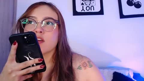 Snapshot of naughtycurvybbx chatting on 09.18.25 LANAindependent model online show from 09.18.25