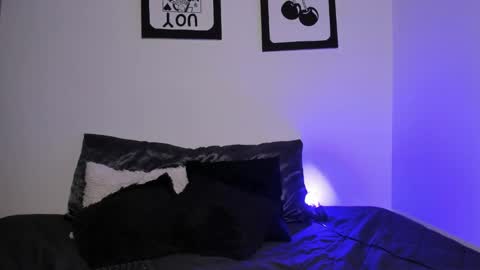 Snapshot of naughtycurvybbx chatting on 09.30.25 LANAindependent model online show from 09.30.25