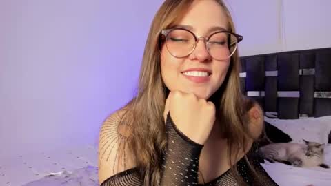 LANAindependent model online show from 11.20.25