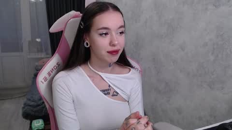 Snapshot of naughtydakota chatting on 10.19.25 Dakota online show from 10.19.25