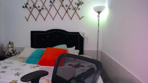 Valeria  online show from 12.22.25