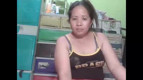 Snapshot of naughtymom26 chatting on 02.26.26 naughtymom26 online show from 02.26.26