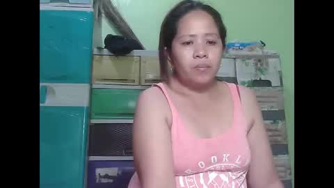 Snapshot of naughtymom26 chatting on 04.04.26 naughtymom26 online show from 04.04.26