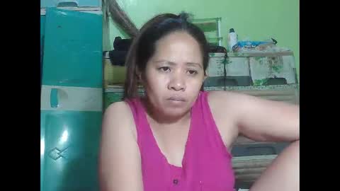 Snapshot of naughtymom26 chatting on 04.04.26 naughtymom26 online show from 04.04.26