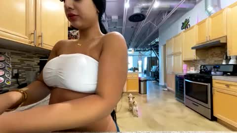 Nadia Khar online show from 09.09.25