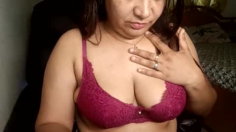 Snapshot of naughtynishi chatting on 03.29.26 nishi online show from 03.29.26
