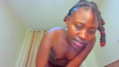 naughtyqueen12 online show from 10.22.25