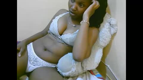 Snapshot of naughtysammur25 chatting on 10.25.25 naughtyqueen online show from 10.25.25