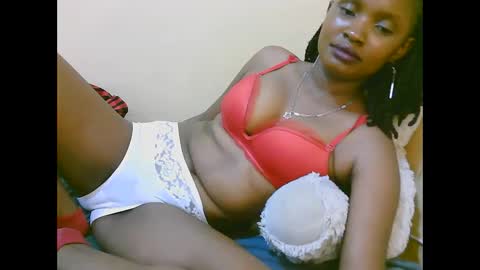 Snapshot of naughtysammur25 chatting on 10.28.25 naughtyqueen online show from 10.28.25