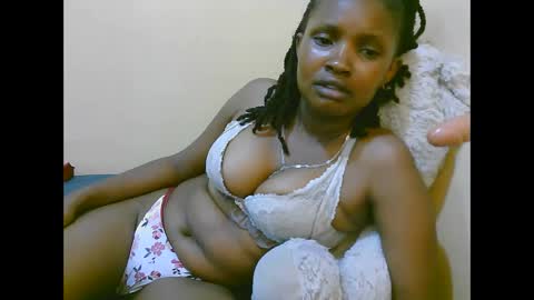 Snapshot of naughtysammur25 chatting on 10.29.25 naughtyqueen online show from 10.29.25