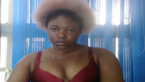 Snapshot of naughtyxpussyx chatting on 09.28.25 naughtyxpussyx online show from 09.28.25