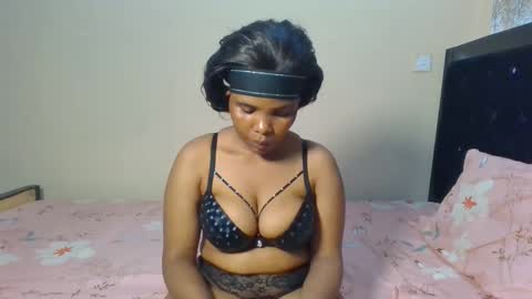 Snapshot of naughtyzuri chatting on 09.09.25 naughty online show from 09.09.25