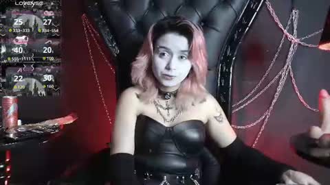 Snapshot of navier__ chatting on 06.24.26 Navier online show from 06.24.26