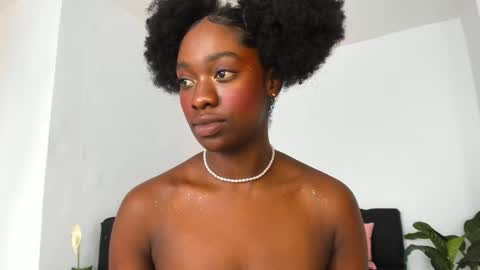 Snapshot of nayah_williams chatting on 12.12.24 Nayah Williams - OnlyFans online show from 12.12.24