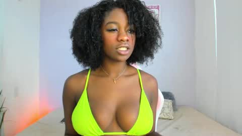 Snapshot of nayah_williams chatting on 02.13.25 Nayah Williams - OnlyFans online show from 02.13.25