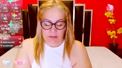 Snapshot of nayla_garner chatting on 12.20.24 Lady Nayla online show from 12.20.24
