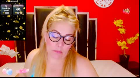 Snapshot of nayla_garner chatting on 01.06.25 Lady Nayla online show from 01.06.25
