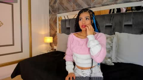    online show from 10.12.25