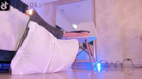 Juli  online show from 01.11.25