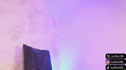 Juli  online show from 01.20.25