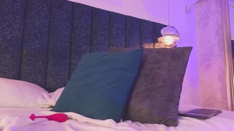 Juli  online show from 02.08.25