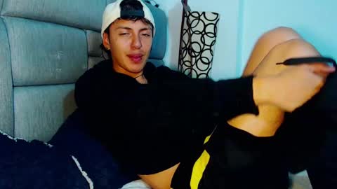 Im Nayton online show from 10.15.25