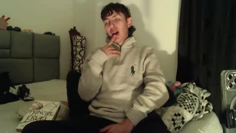 Im Nayton online show from 10.18.25