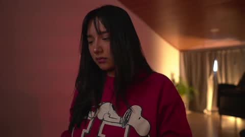 Nefertari online show from 04.05.26