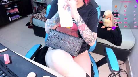 Geek Nicole    im Neeko UwU online show from 09.20.25