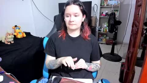 Snapshot of neeko_lol_ chatting on 06.04.26 Geek Nicole im Neeko UwU online show from 06.04.26
