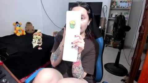 Snapshot of neeko_lol_ chatting on 07.15.26 Geek Nicole im Neeko UwU online show from 07.15.26