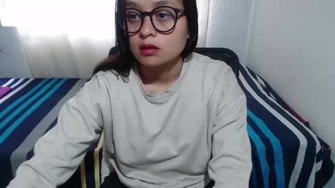 Snapshot of negrita_25 chatting on 09.14.25 Zoe online show from 09.14.25