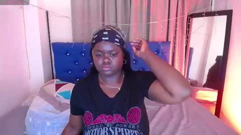 Snapshot of neighbor_ebony chatting on 07.06.26 CHIKY online show from 07.06.26