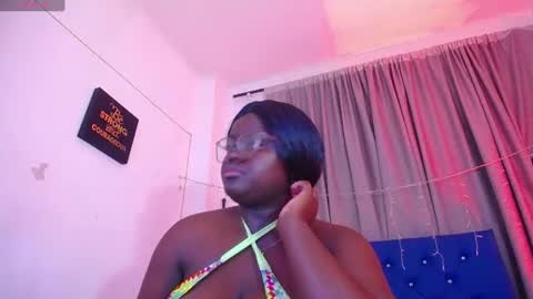 Snapshot of neighbor_ebony chatting on 07.07.26 CHIKY online show from 07.07.26
