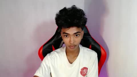 Snapshot of neil_asian69 chatting on 10.14.25 neil_asian69 online show from 10.14.25