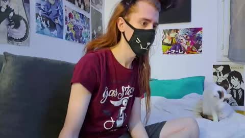 Snapshot of neko_nyaaa chatting on 10.05.25 Neko online show from 10.05.25