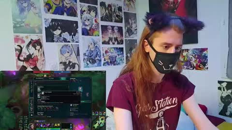 Snapshot of neko_nyaaa chatting on 10.25.25 Neko online show from 10.25.25