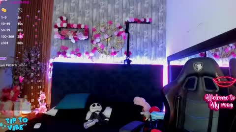 Snapshot of nekomisaki chatting on 09.18.25 Miah online show from 09.18.25