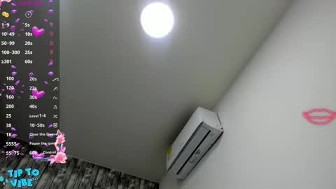 Snapshot of nekomisaki chatting on 10.03.25 Miah online show from 10.03.25