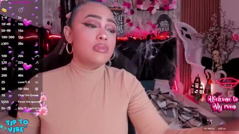 Snapshot of nekomisaki chatting on 10.21.25 Miah online show from 10.21.25