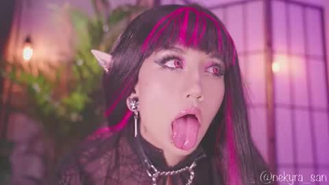 Mely  Birthday party saturday night BYO online show from 10.05.25